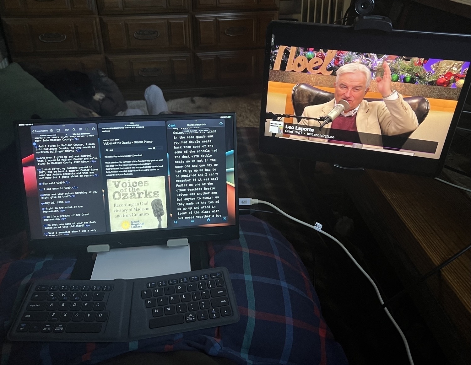 A monitor in my lap is being used as the primary display for my iPad