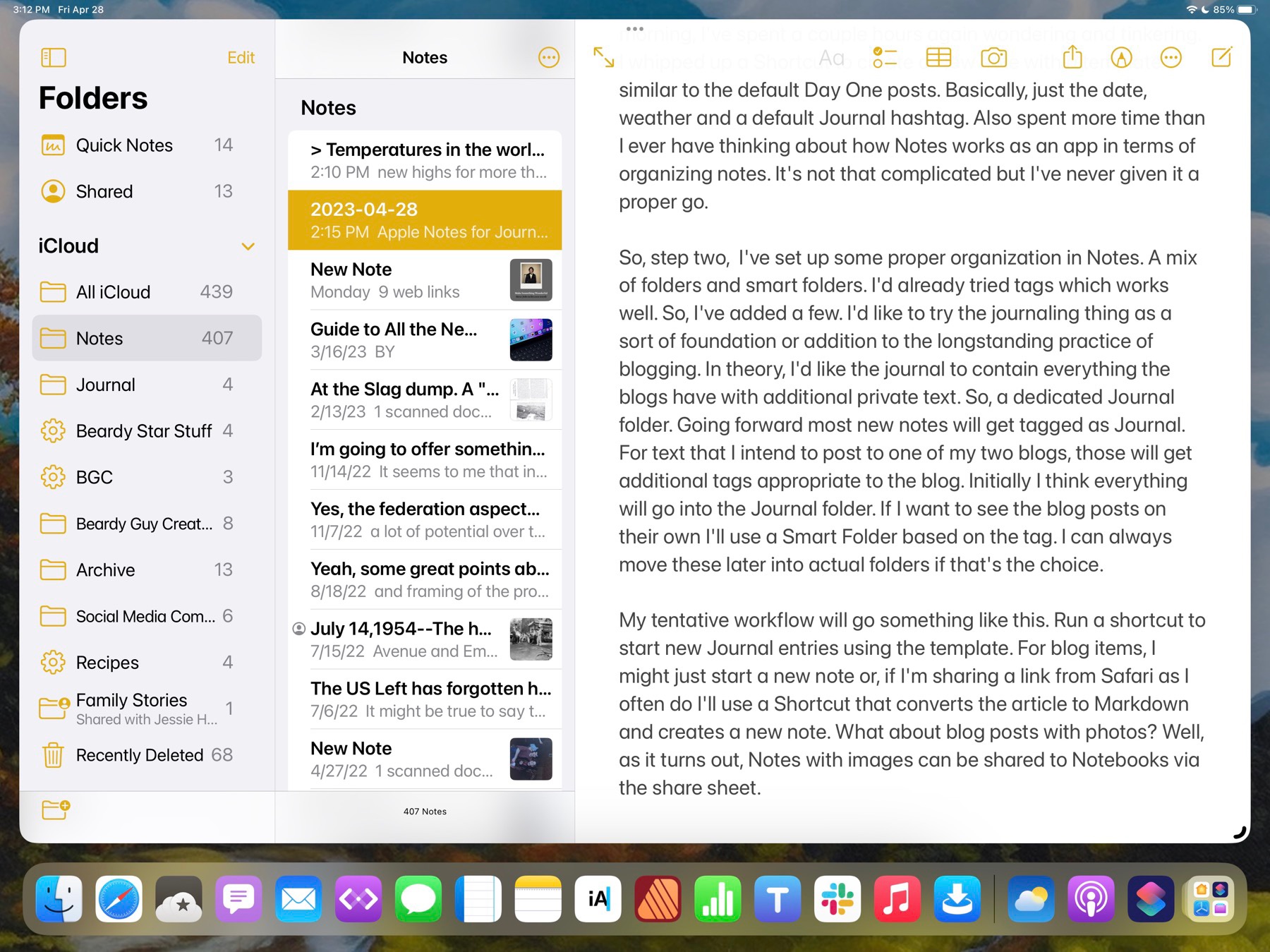 A screenshot of the Apple Notes app on an iPad. The window is nearly full screen with 3 columns.